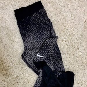 Nike Capri leggings/workout leggings